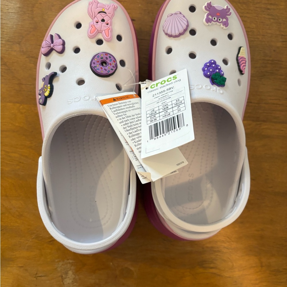 CROCS women’s size 8 purple platform